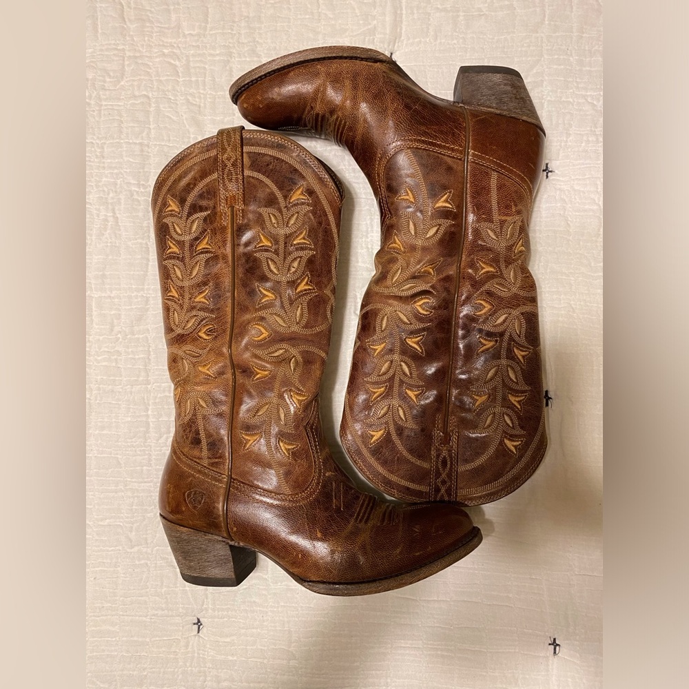 Ariat boots size 7 women